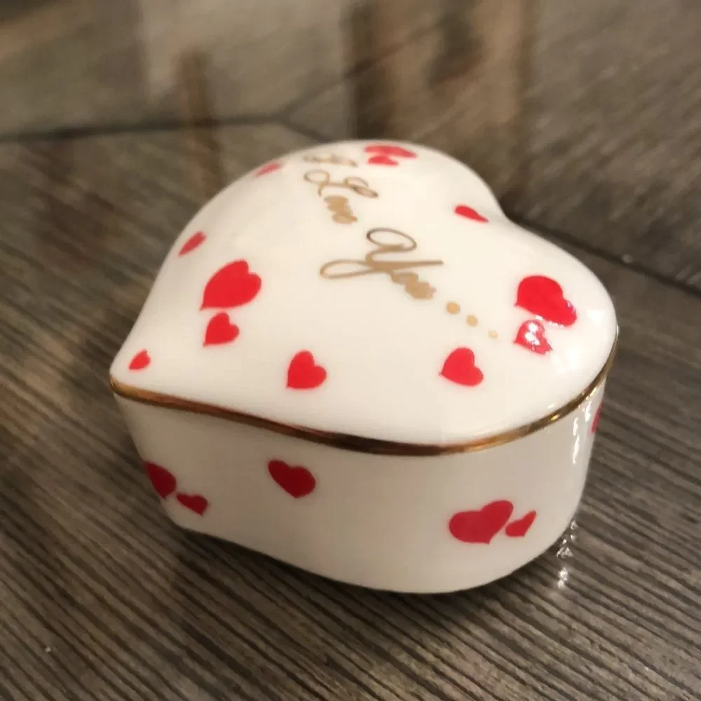 Vintage 1980’s Lefton China Heart Trinket Box “I Love You”